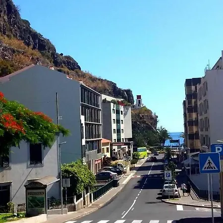 Apartment Near The Sea